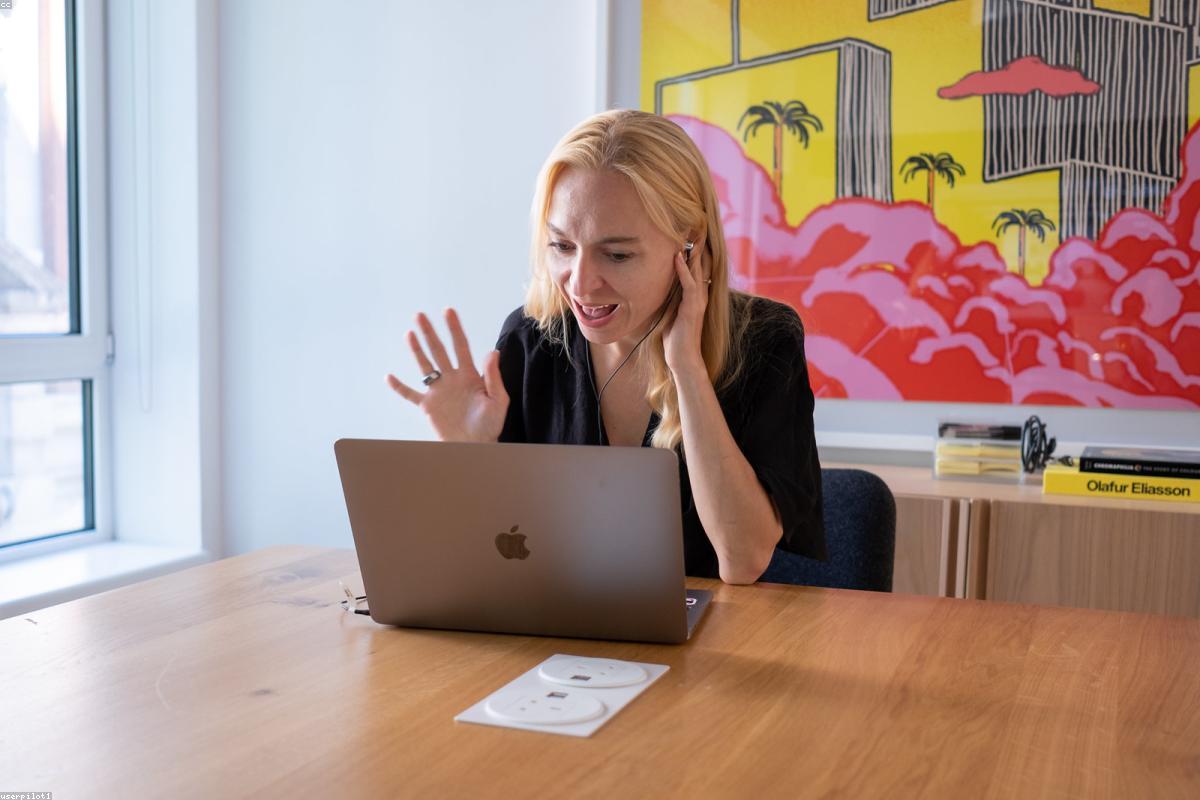 Como executivos podem usar o LinkedIn para construir autoridade, gerar oportunidades e fortalecer a presença digital. Guia completo para CEOs, diretores e C-levels.